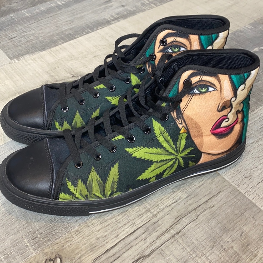 Mid top shoes